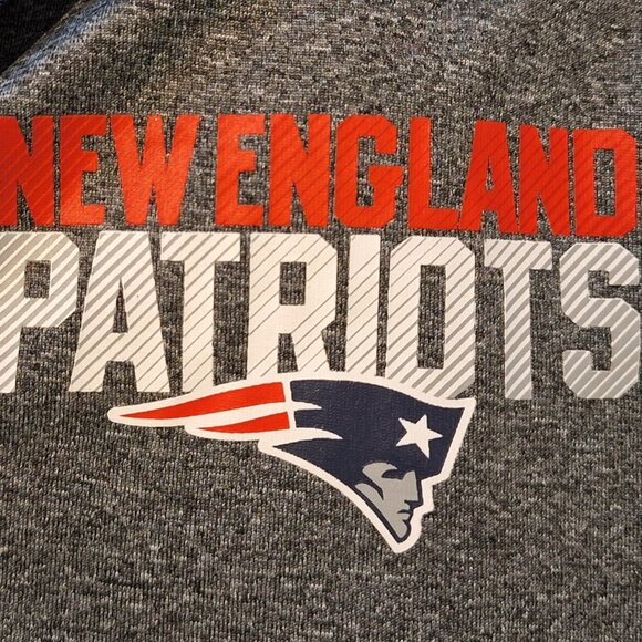 New England Patriots NFL Team Apparel New Era Men's Medium 1/4 Zip Med Shirt EUC - Picture 4 of 5